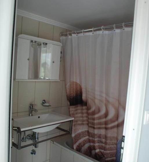 בית מלון כפרי Diaporos