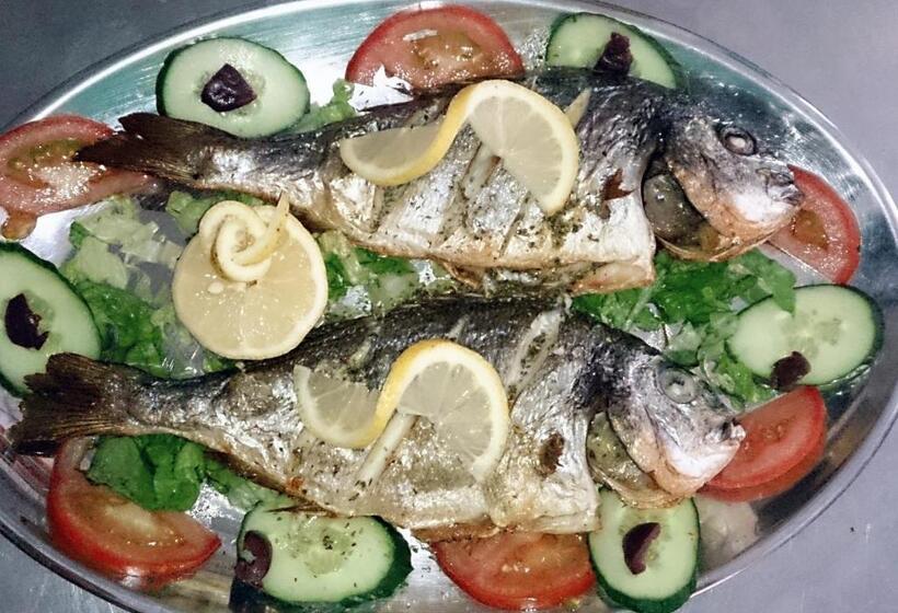 酒店 Elena Ermones