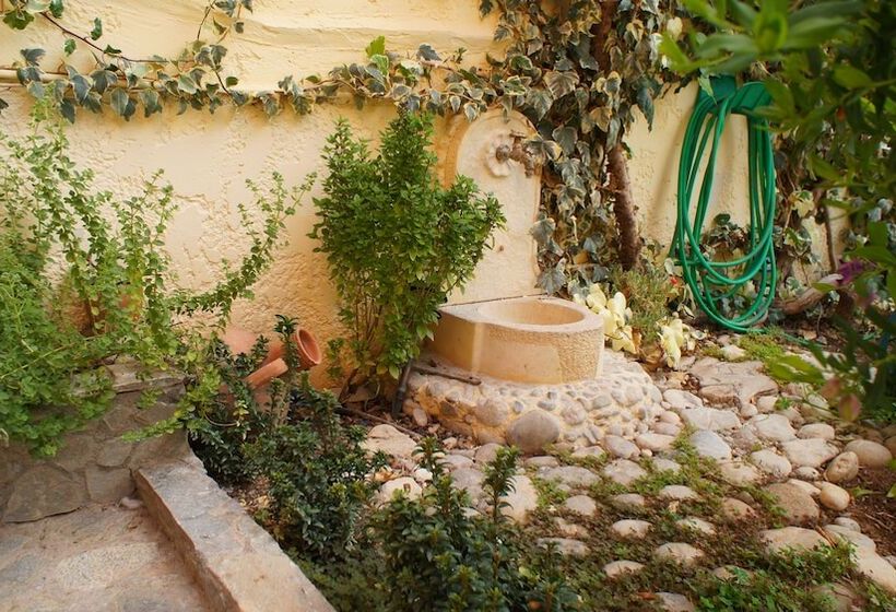 בית מלון כפרי Idi