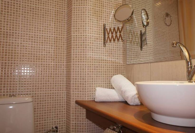 בית מלון כפרי Idi