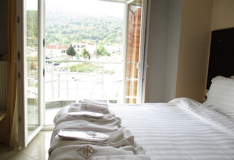 בית מלון כפרי Kyknos De Luxe Suites & Rooms