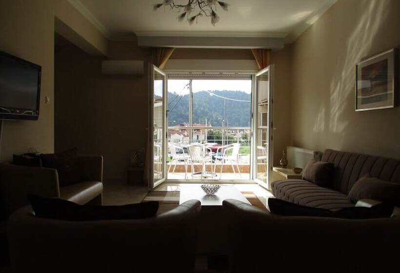 בית מלון כפרי Kyknos De Luxe Suites & Rooms