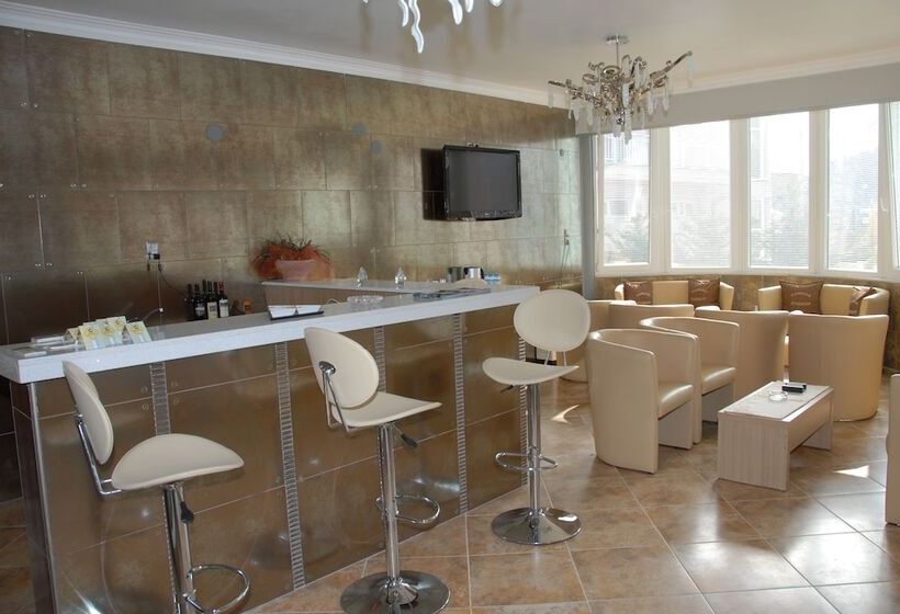 בית מלון כפרי Kyknos De Luxe Suites & Rooms