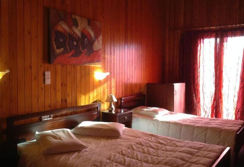 בית מלון כפרי Lefas