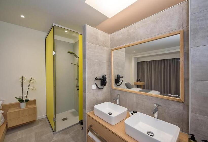 ホテル Lilium Luxury Suites