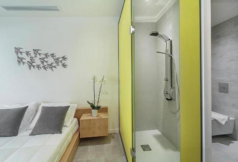 ホテル Lilium Luxury Suites