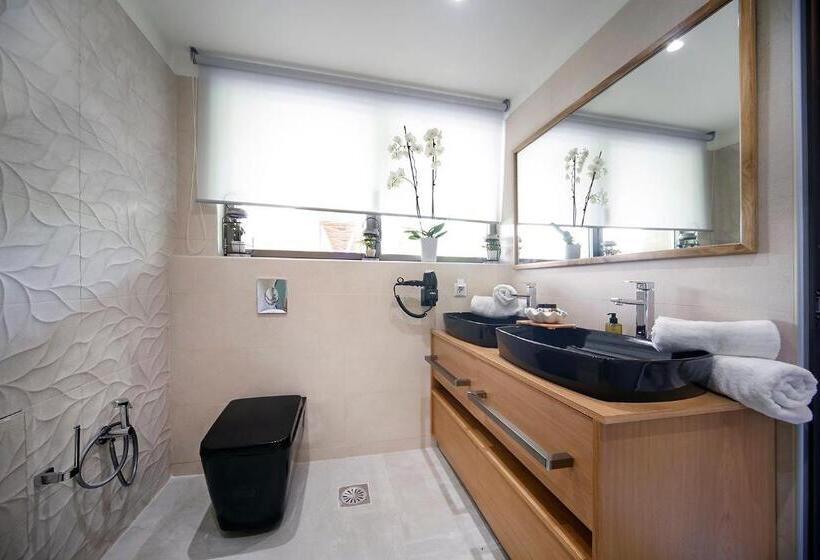 ホテル Lilium Luxury Suites