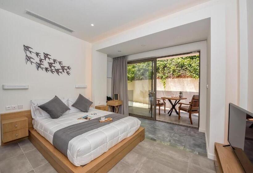 ホテル Lilium Luxury Suites