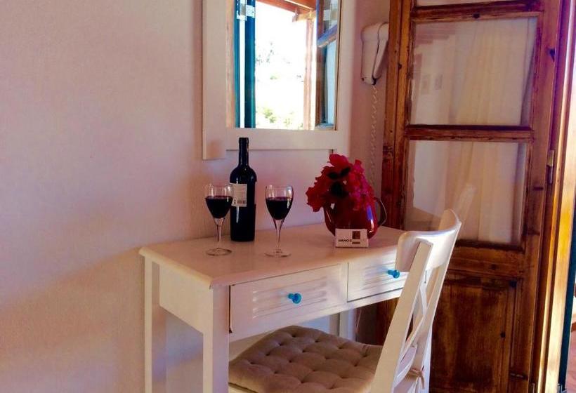 בית מלון כפרי Manos Studios