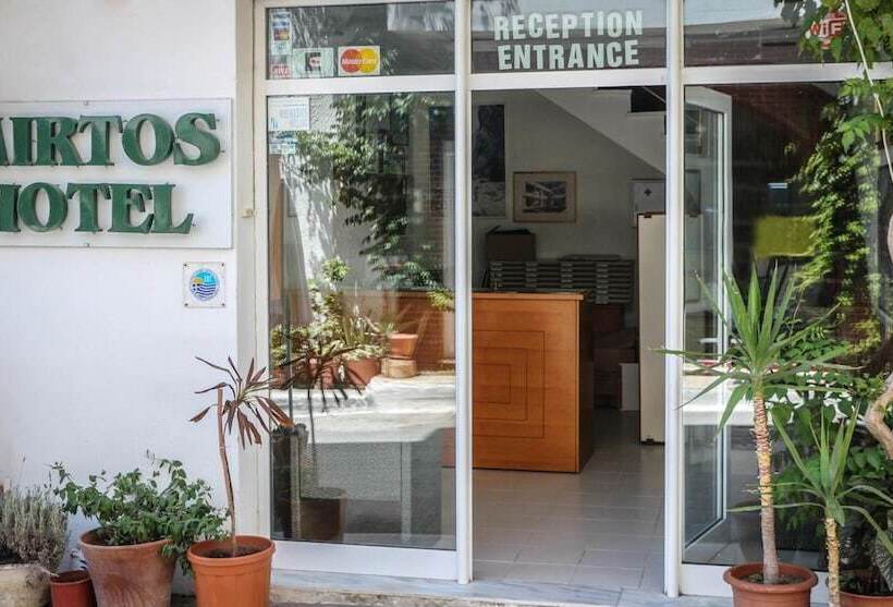 酒店 Mirtos