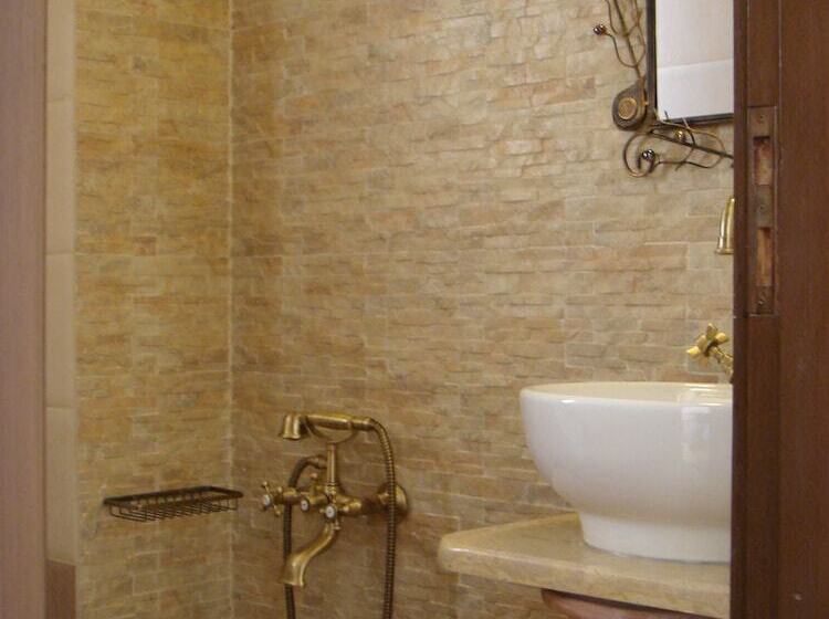 Отель Mme Bassia