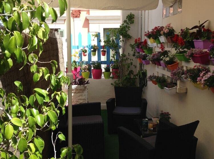 Отель Mme Bassia