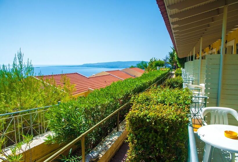 호텔 Mouikis Sun Village