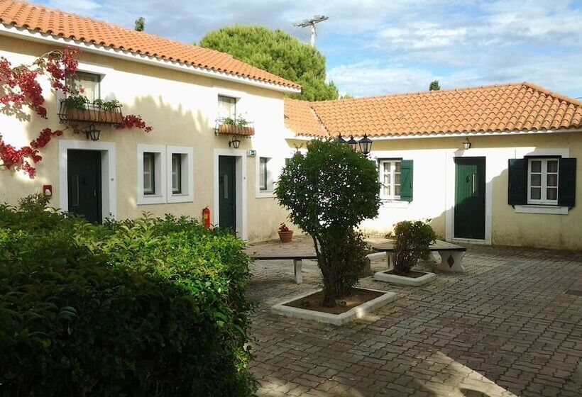 호텔 Mouikis Sun Village