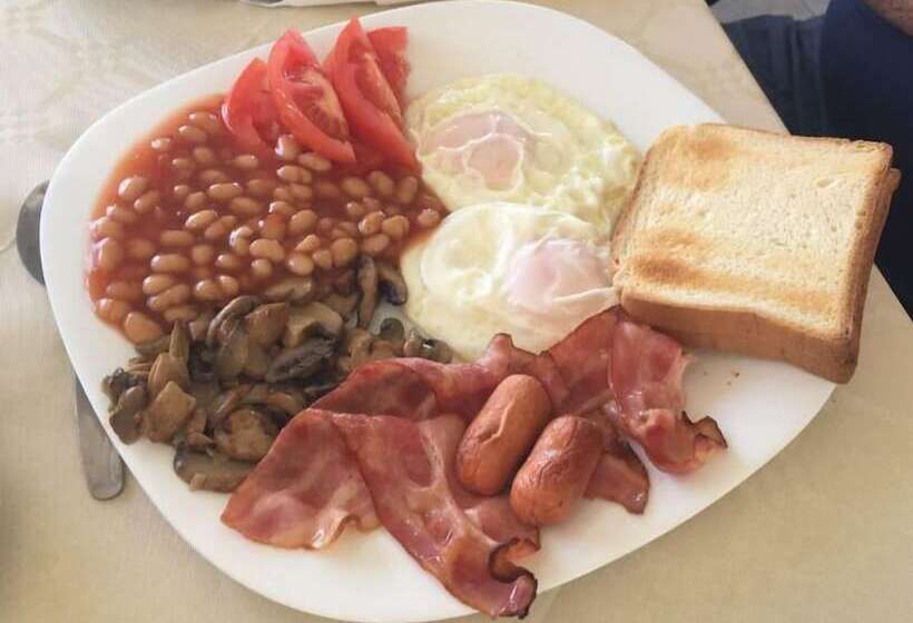 호텔 Mouikis Sun Village