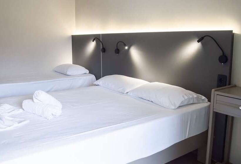 호텔 Mouikis Sun Village