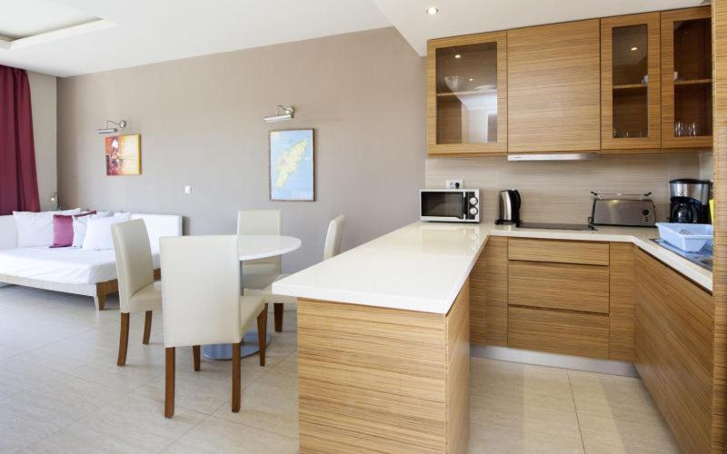 Отель Mythos Beach