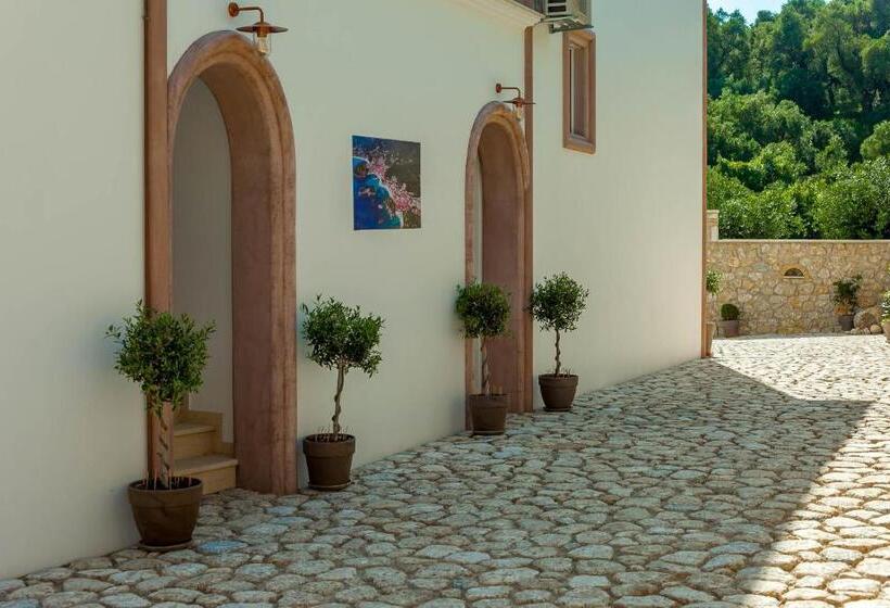 هتل Natura Luxury Suites Parga