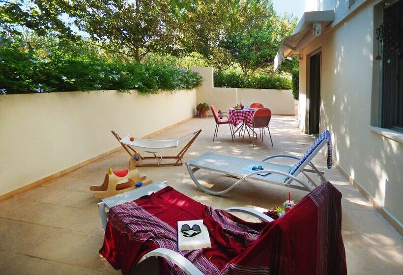 هتل Nereids Apartments