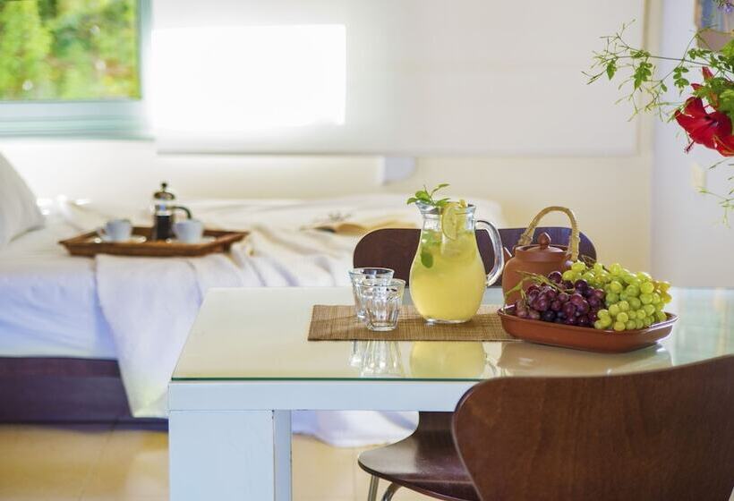 هتل Nereids Apartments