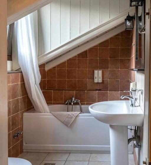 هتل Ninemia Stay& Play