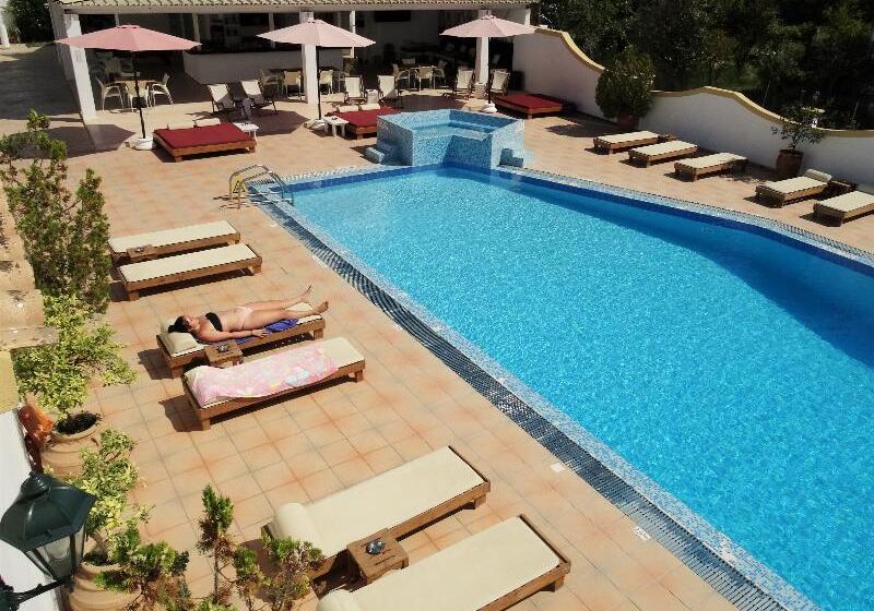 酒店 Oasis Beach Club