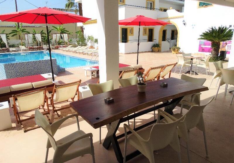 酒店 Oasis Beach Club