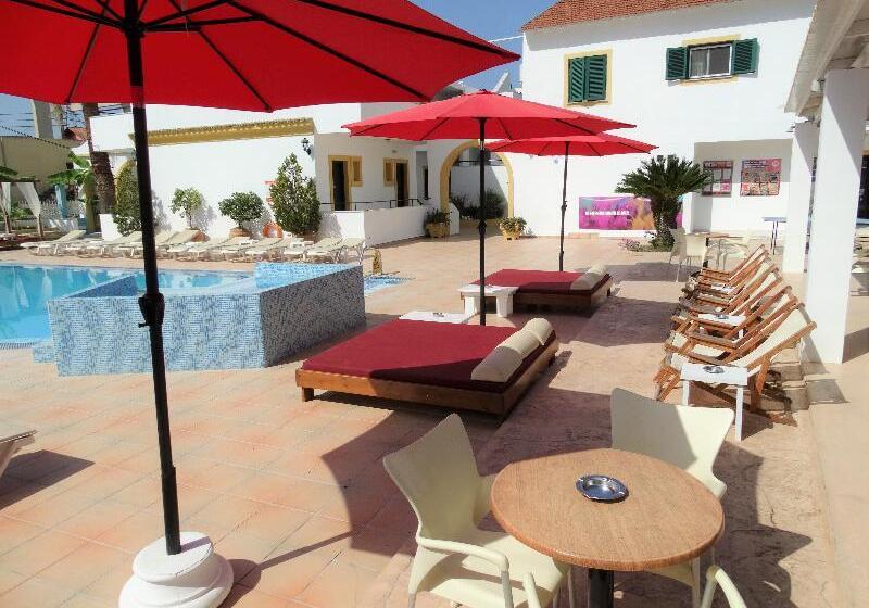 酒店 Oasis Beach Club