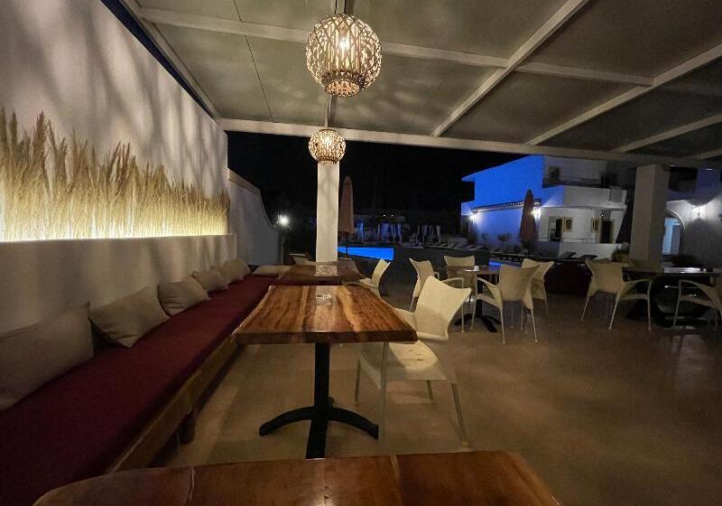 酒店 Oasis Beach Club