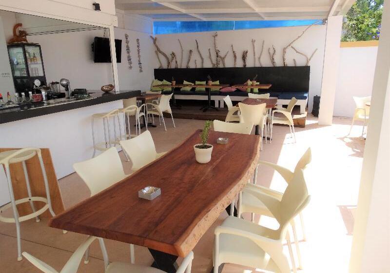 酒店 Oasis Beach Club