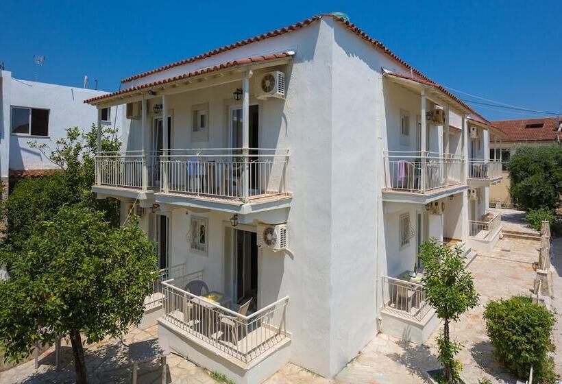 בית מלון כפרי Paralia Studios