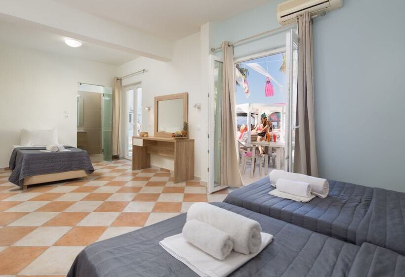 בית מלון כפרי Paralia Studios