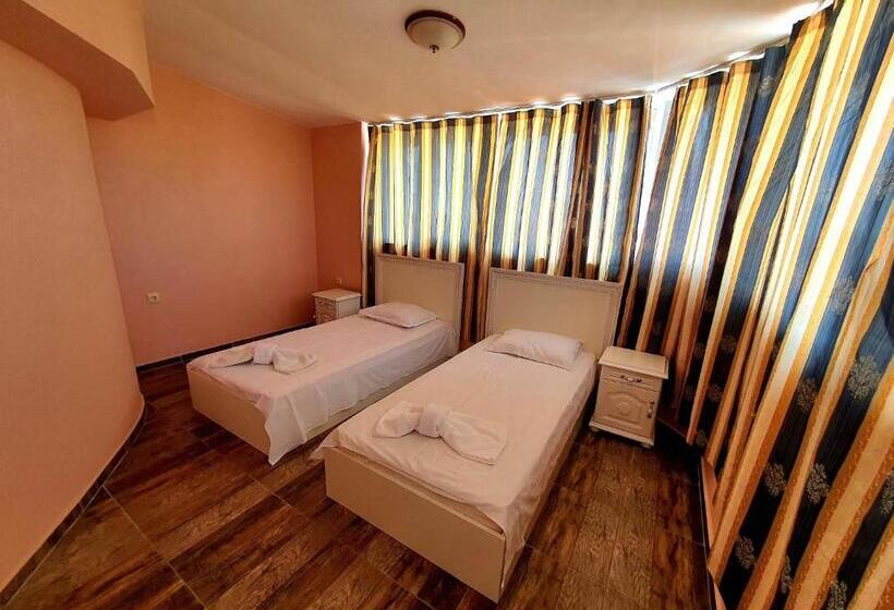 Family Hotel Paros 2