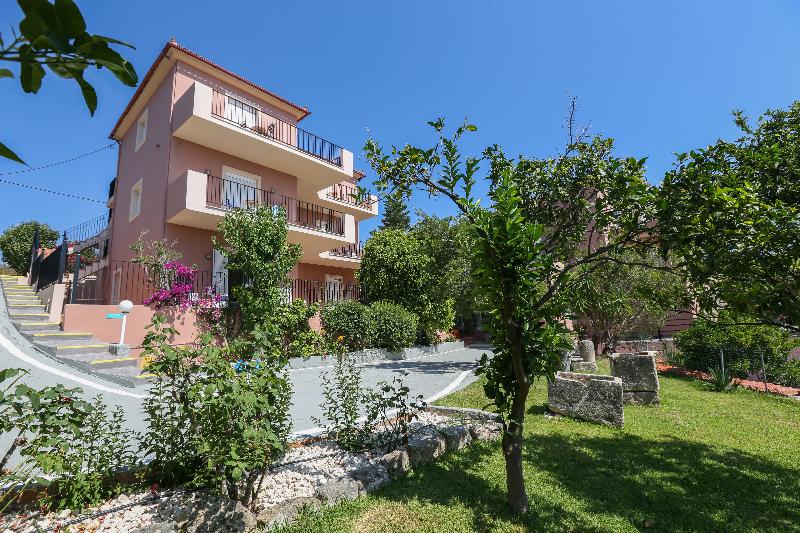 ホテル Pelagos Apartments