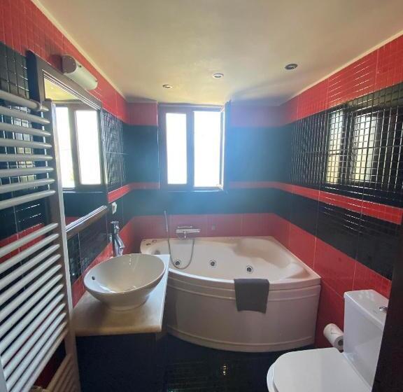 هتل Pension Hirolakas