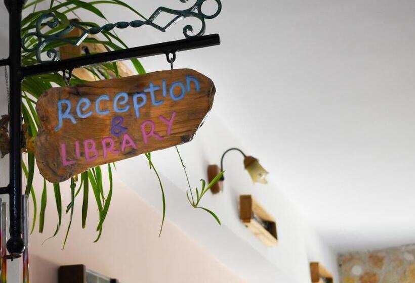 호텔 Poco Loco Bed & Breakfast