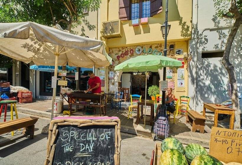 호텔 Poco Loco Bed & Breakfast