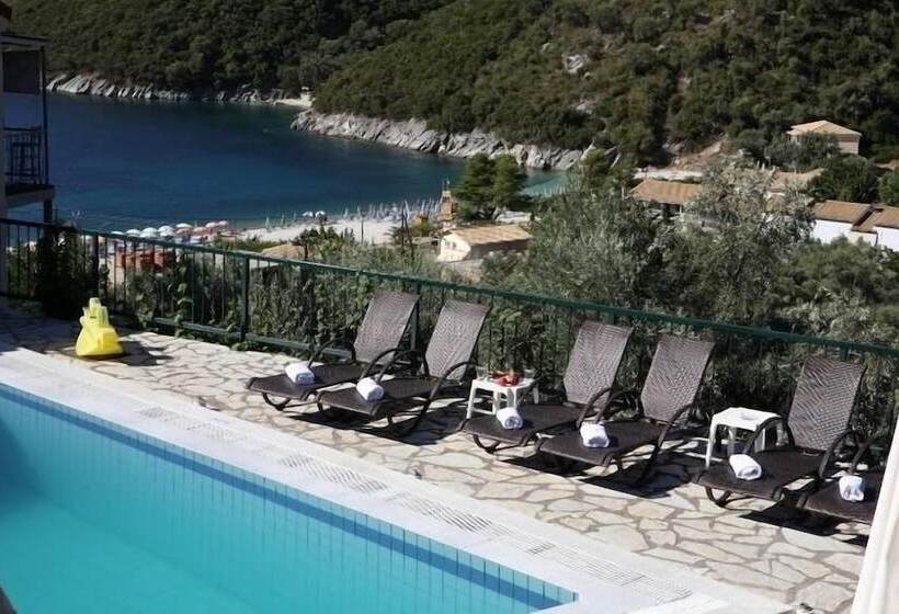 ホテル Poros Beach