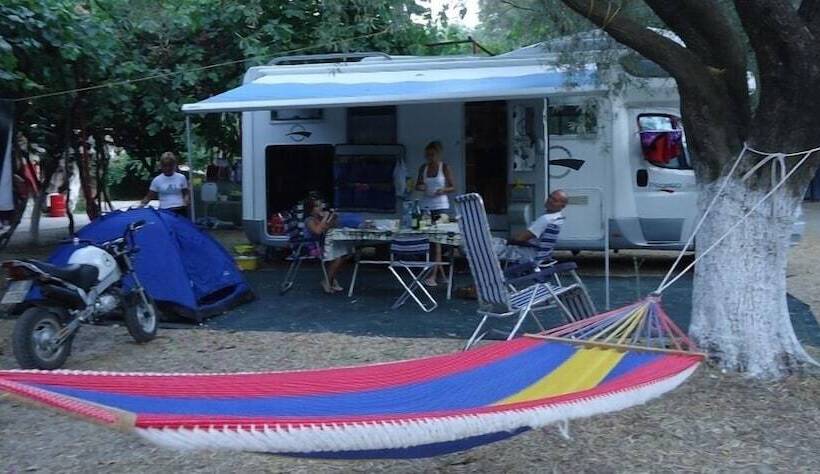 בית מלון כפרי Poros Beach