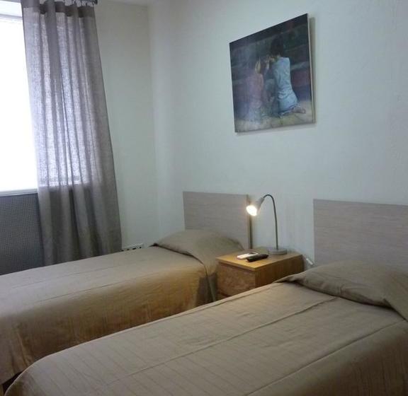 هتل Russian Apartments On Zubovsky