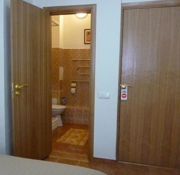 هتل Russian Apartments On Zubovsky