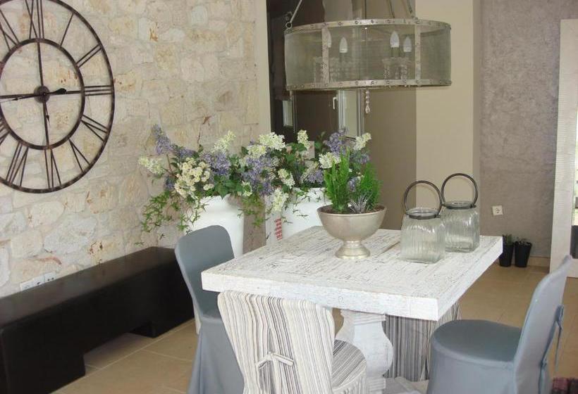 בית מלון כפרי Siviris Golden Beach