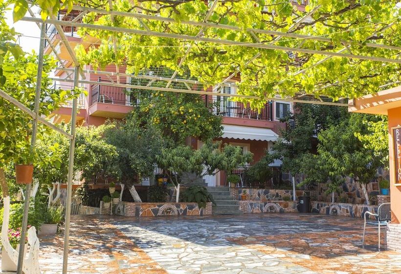 هتل Studio Ristas 2