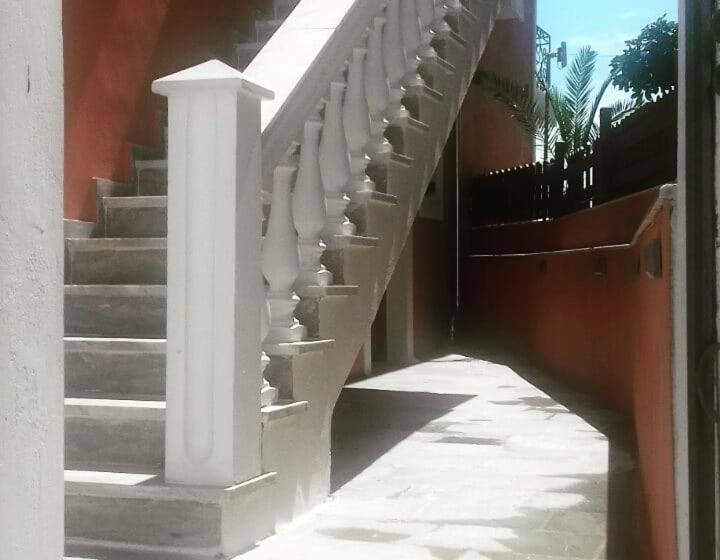 هتل Sunrise House