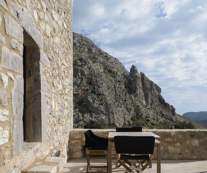 Отель Tainaron Blue Retreat