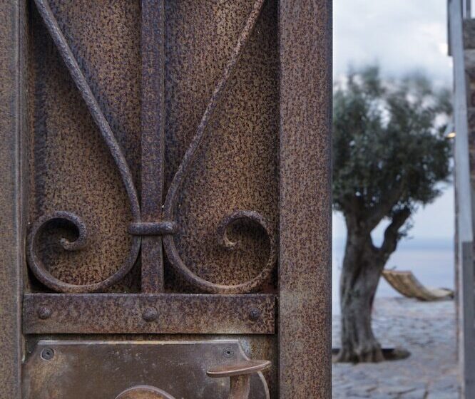 Отель Tainaron Blue Retreat