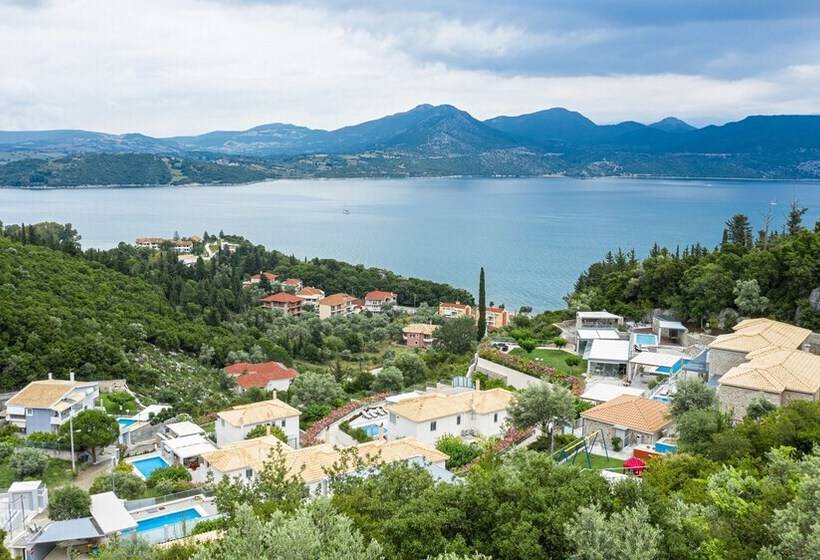 هتل Thealos Village