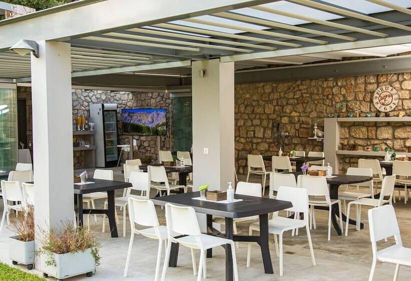 호텔 Thealos Village