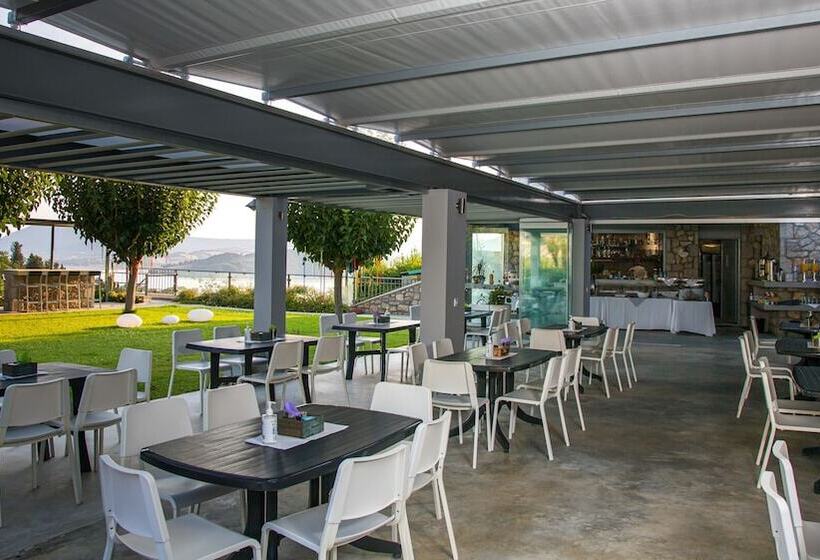 هتل Thealos Village