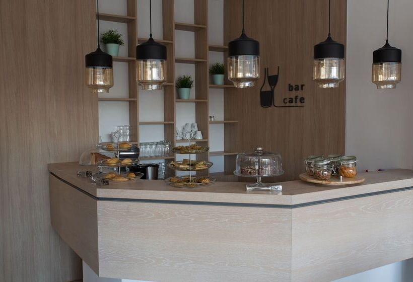 Отель Theofilos City